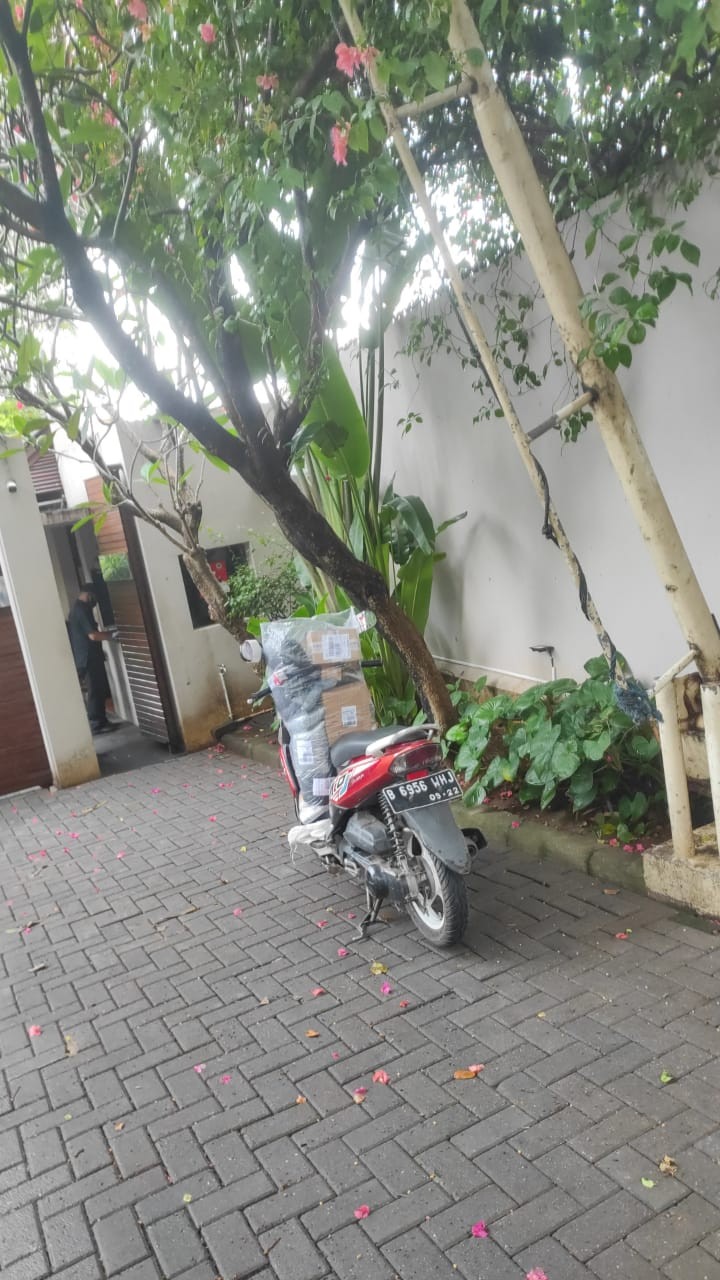 1 Set Wall Shower 8 Inc Tanpa Bobok Include Selang 2 Meter