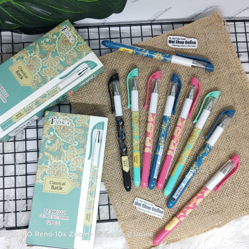 

ISI 12 PCS Pulpen Gel Batik Carinex MOTIF BATIK TERBAIK