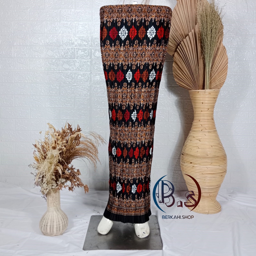 ROK PLISKET BATIK / ROK PLISKET KEBAYA / ROK PLISKET / ROK KEBAYA / BAWAHAN KEBAYA / ROK WISUDAH / MOTIF TORAJA HITAM