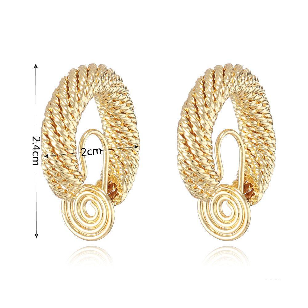 Mxbeauty Anting Perempuan Mewah Keren Berbentuk C Telinga Hoop Temperamen Retro Nyamuk Coil Telinga Klip