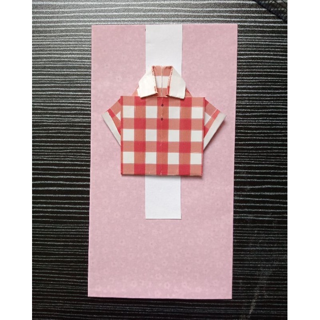 

Angpao Pink Shirt Origami Red Square