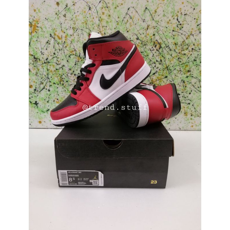 jordan one black toe mid