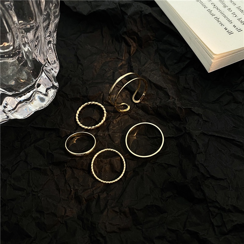 5Pcs/Set Korean Minimalist Smooth Gold/Black  Geometric Metal Rings / Women Trendy Simple Metal Stackable Knuckle Rings / Lovely Gifts For Good Friends Or Girl Friends /Popular Trendy  Punk Alloy Rings Party Jewelry