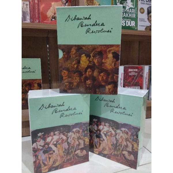 Dibawah Bendera Revolusi