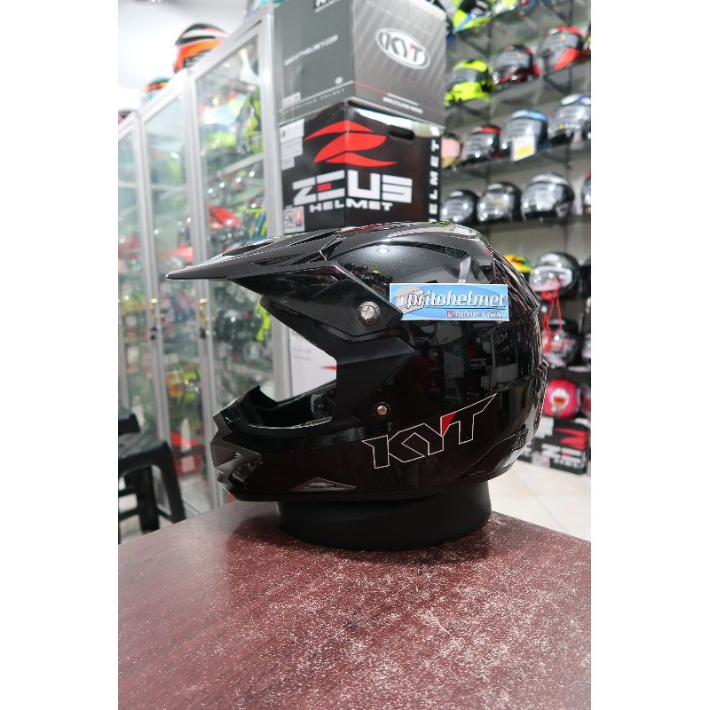 KYT Cross over Black