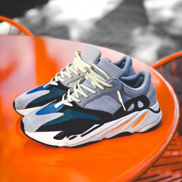 yeezy wave runner 700 v2