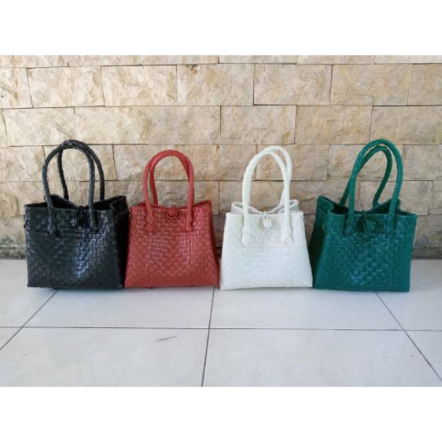 Tas Jali Jali Anyaman Plastik Polos (Size M)