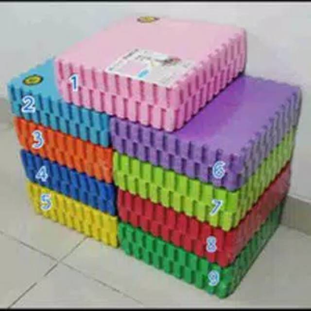 Karpet puzzle lantai warna