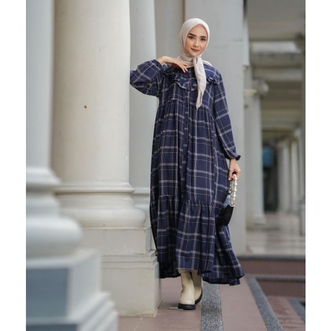 Hayya plaid navy by Haideeorlin