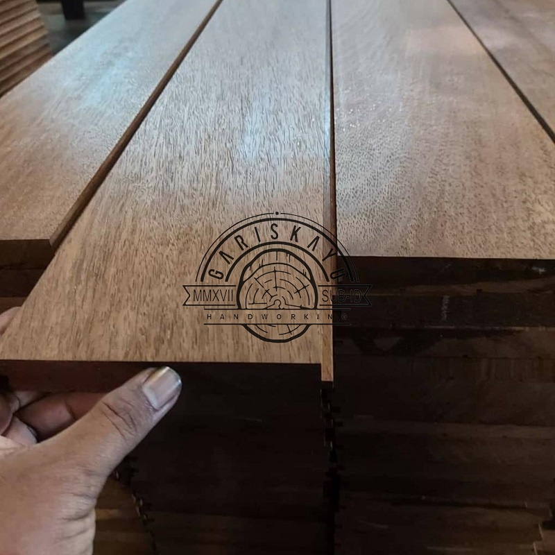 Lantai kayu solid  parkit flooring merbau 90cm