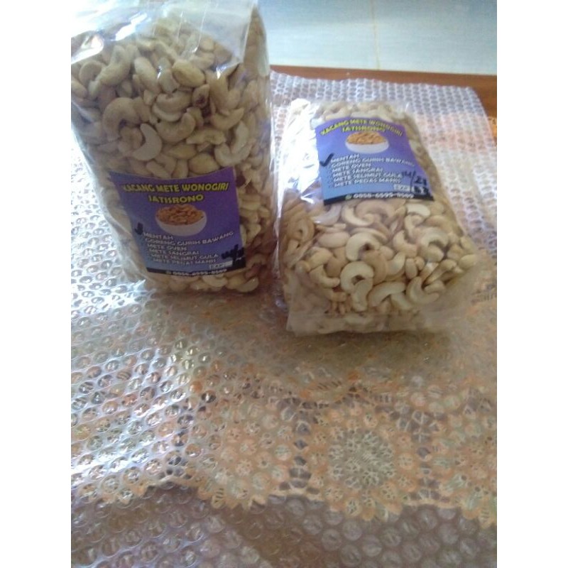 

kacang mete belah 2 mentah