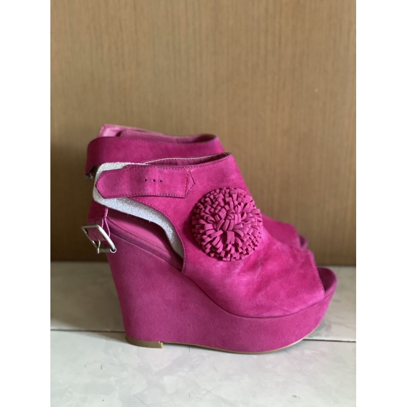 Second Hand Preloved Shoes Sepatu Wanita Pump Shoes Platform Shoes Hot Pink Flower