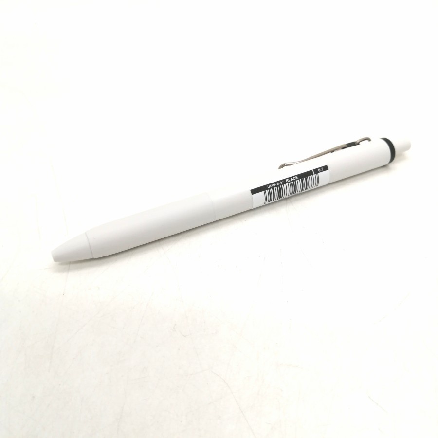 

Ballpoint Uni Ball One Gel Pen - 0.7 - Hitam