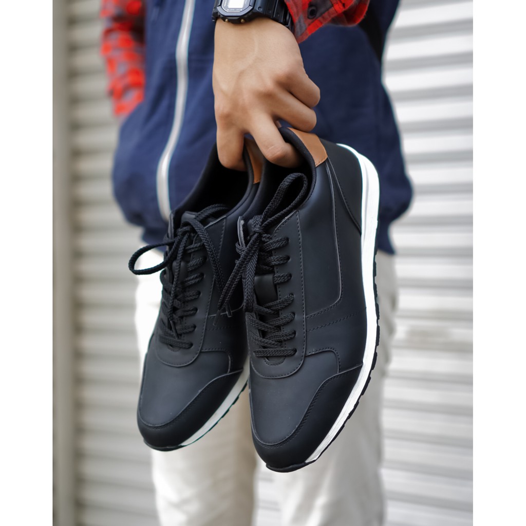 JULIUS BLACK |FORIND x Barnum| Sepatu Hitam Casual Sneakers Kasual Polos Ori Pria Cowok Footwear