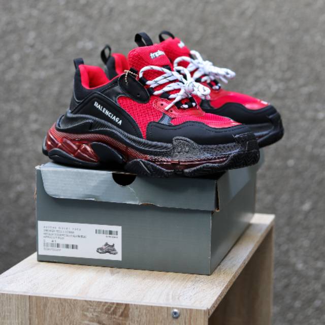 Sneakers - Balenciaga Triple S Red