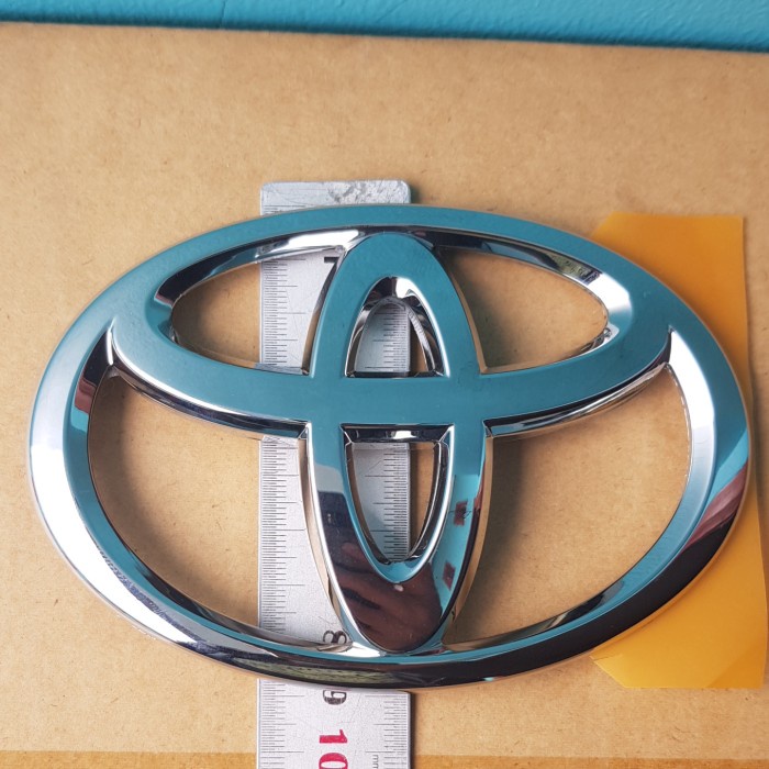 Emblem Logo Toyota Untuk Grill Agya