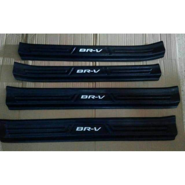 Sillplate samping Honda BRV plastik warna hitam / mugen