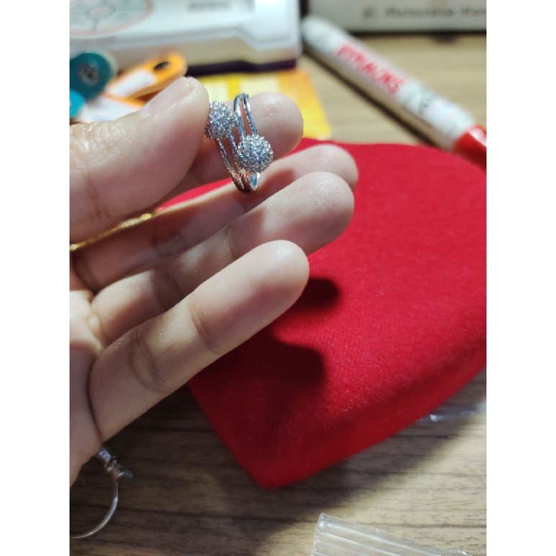 cincin emas putih Dior  2 bola  mata putih UK 13