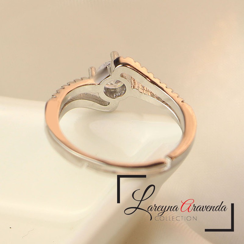 Cincin Wanita Titanium Model Twist Mid Kristal Crystal Swarovski CC042