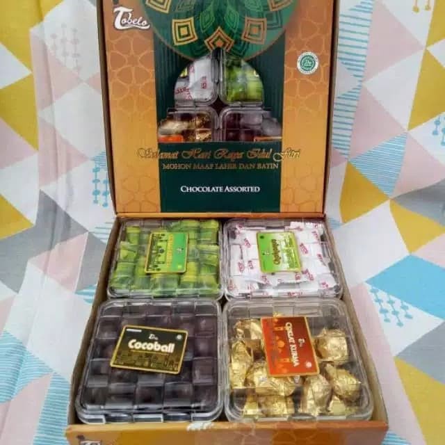 

Coklat Lebaran - Parcel Lebaran / Paket Lebaran/Parsel Hampers Lebaran/Tobello Coklat