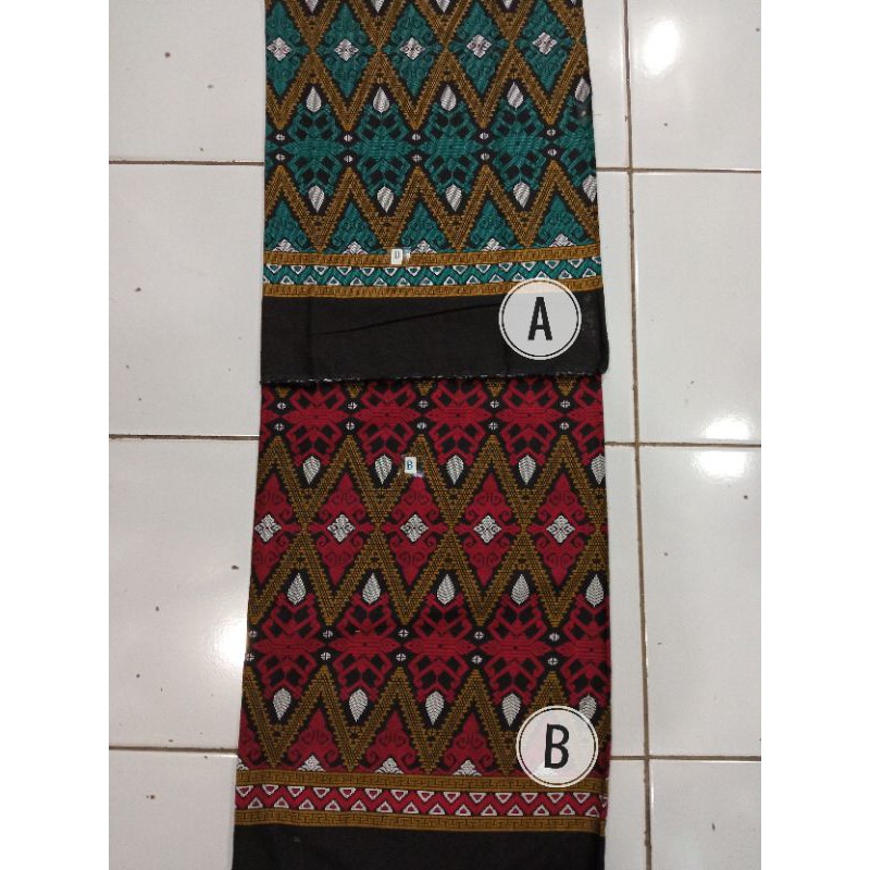 kain batik motif etnic