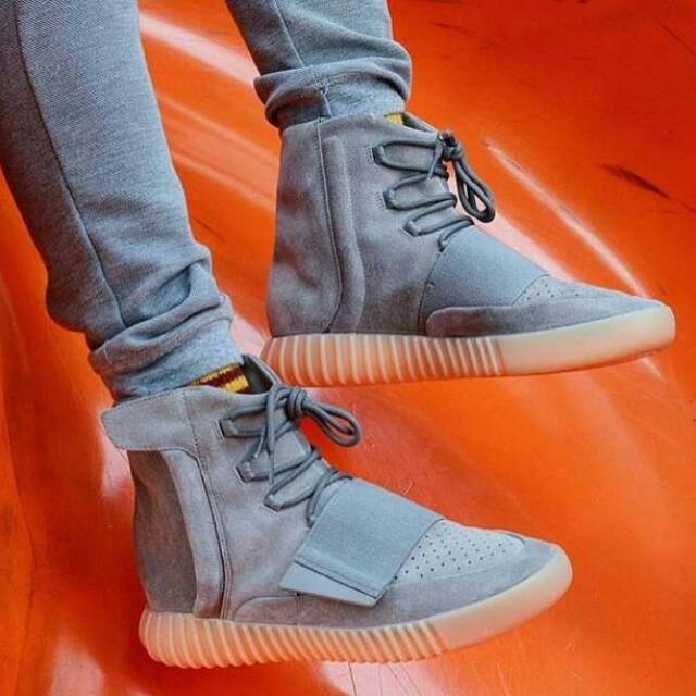 Sepatu Adidas Yeezy Boost 750