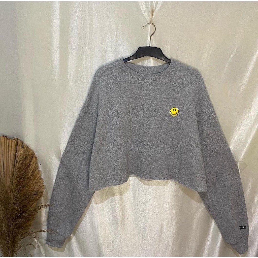 SMILE EMOTICON SIGN BORDIR CROPE SWEATER (IC)