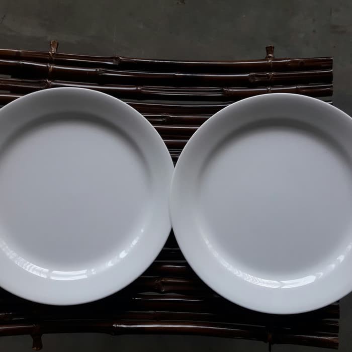 CORELLE PIRING MAKAN SEDANG