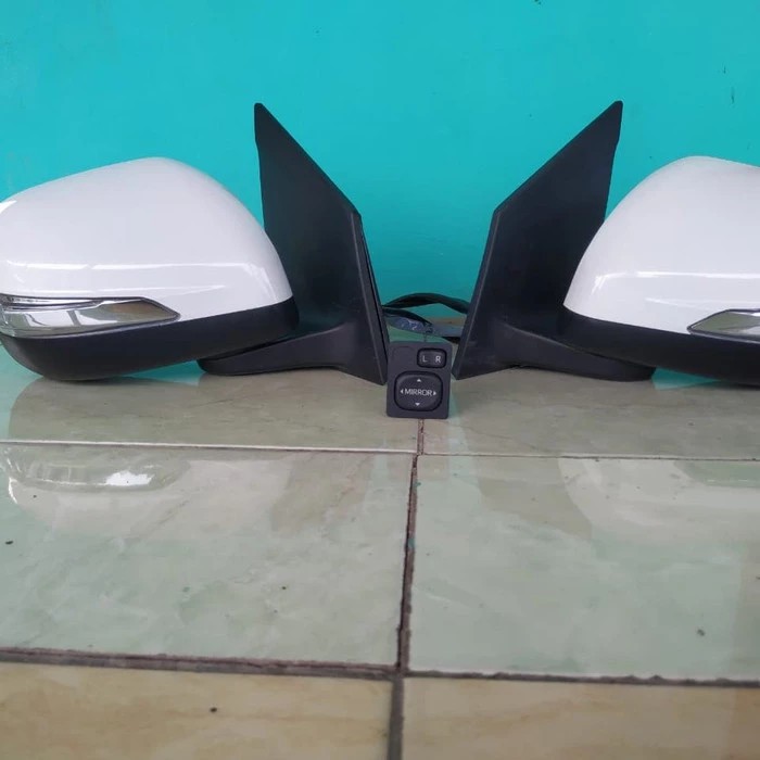 Spion Avanza Veloz / Spion Avanza / Spion Xenia - Putih