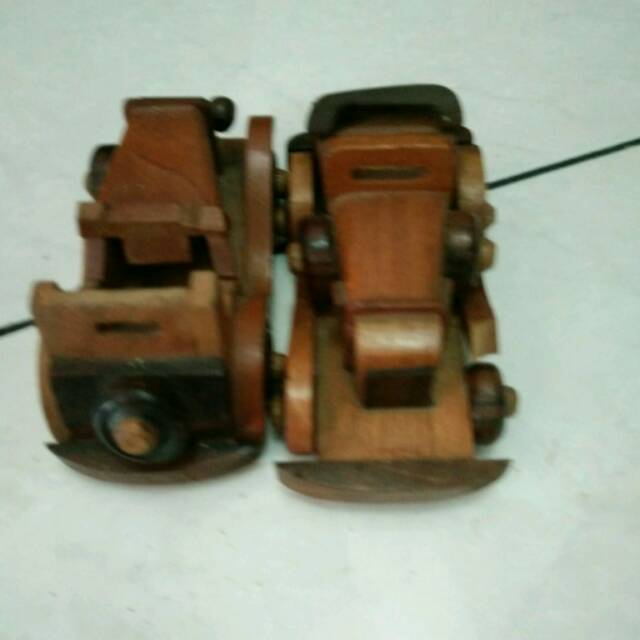 Pajangan mobil mobilan