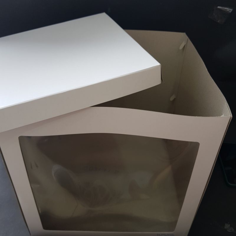 

BOX TART PUTIH WINDOW TINGGI 30X30X30 LC 1 PCS