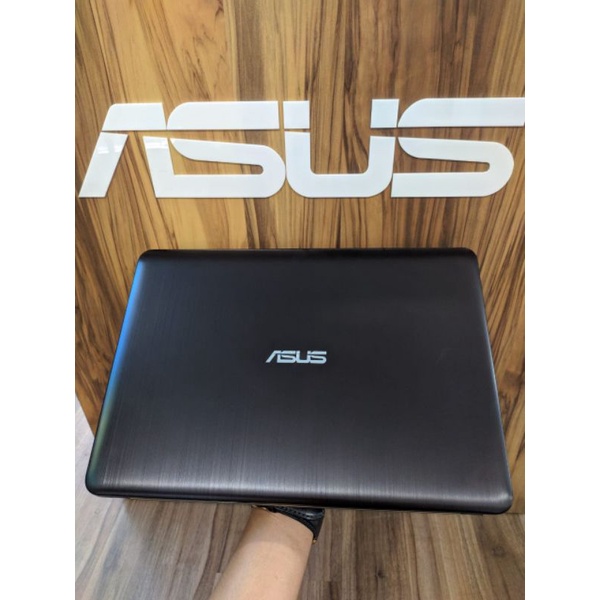 Laptop Asus X441U Core i3 6006U 6Th ram 4Gb HDD 500Gb webcam WiFi berkualitas