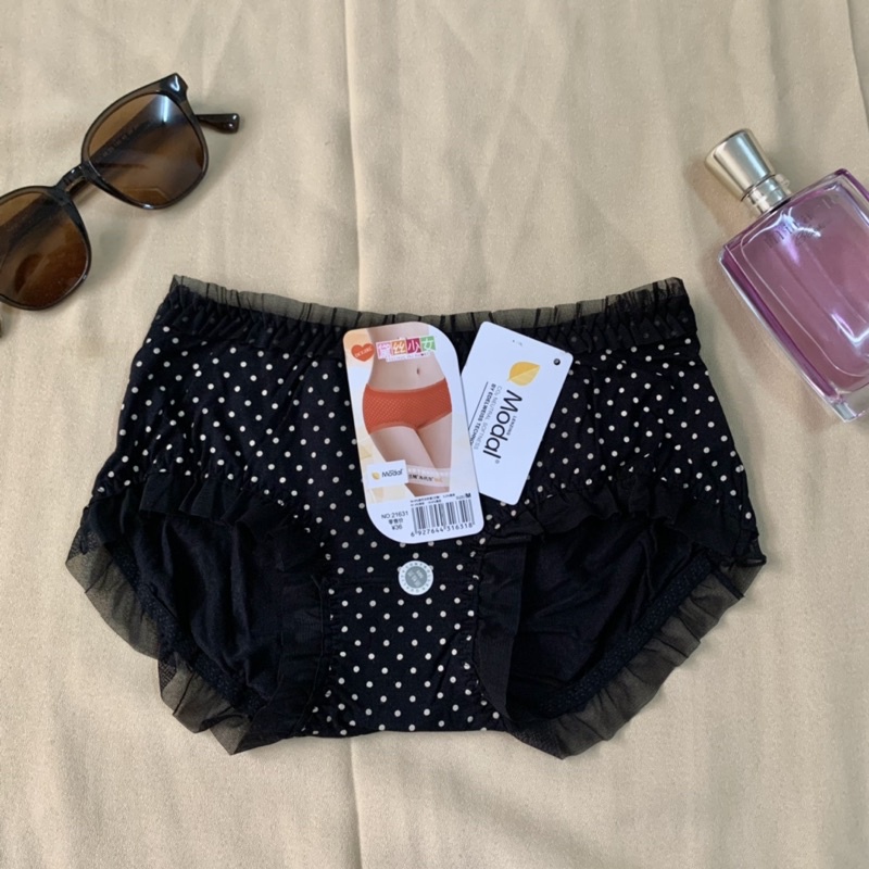 Celana dalam cewek hitam motif renda/ cd cewek anak remaja dewasa impor/ cd perempuan renda