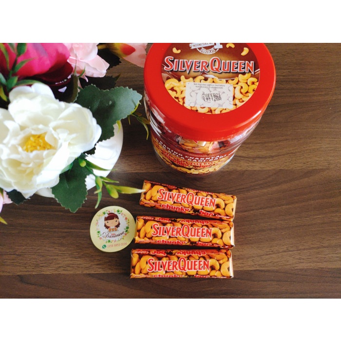 

SILVERQUEEN CHUNKY BAR 33 GRAM IN JAR ISI 12 PCS