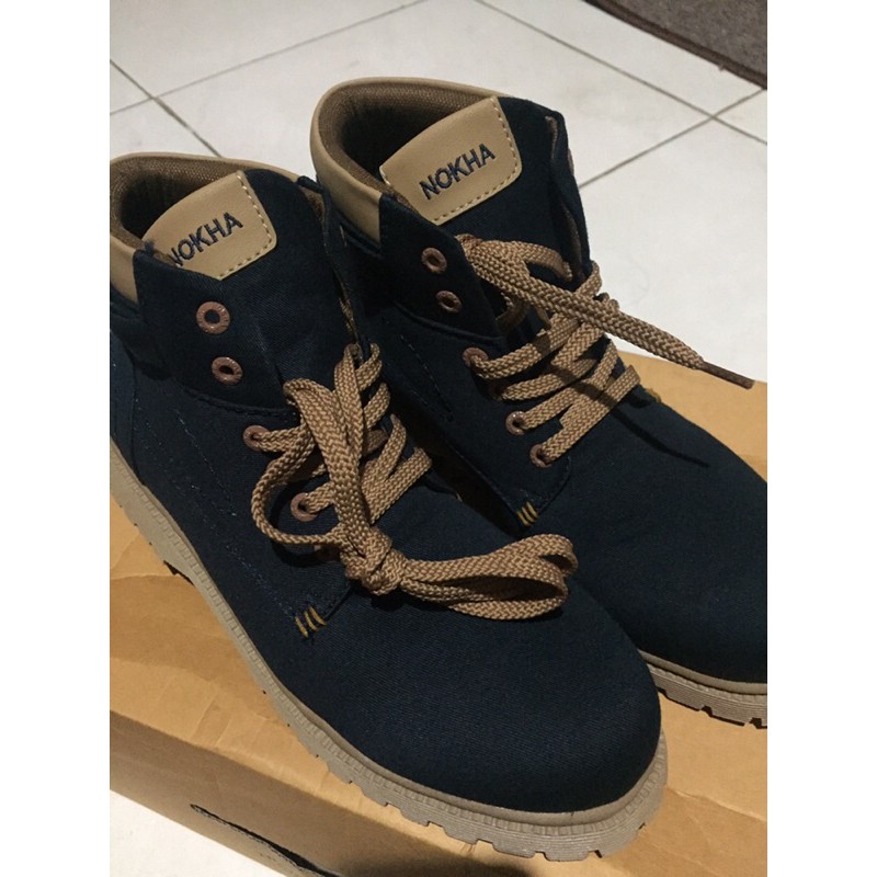 Preloved Nokha Yumma Navy Women Size 38