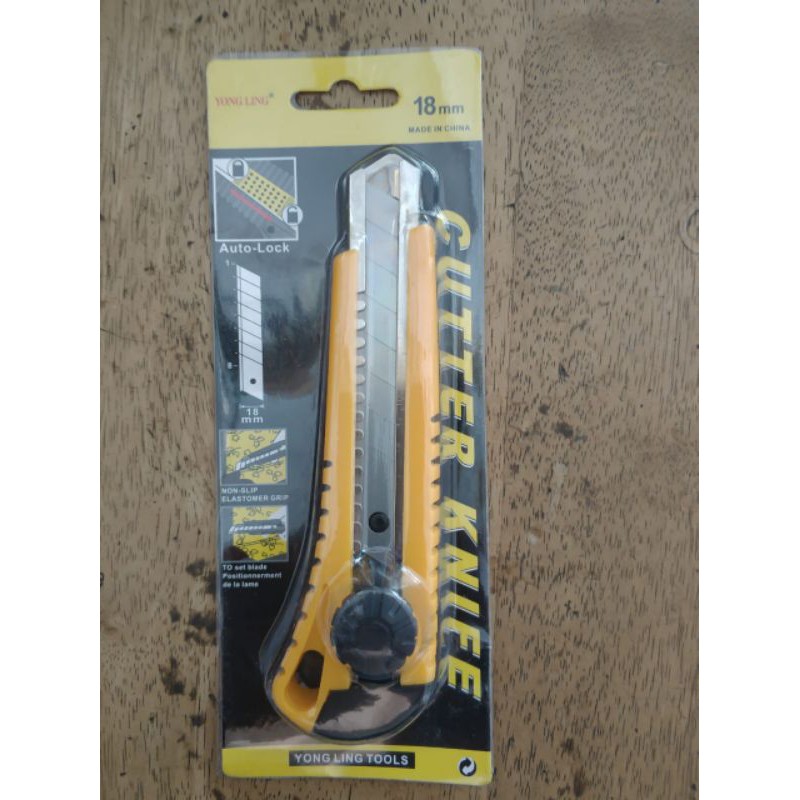 

Pisau karter / cutter knife 18mm