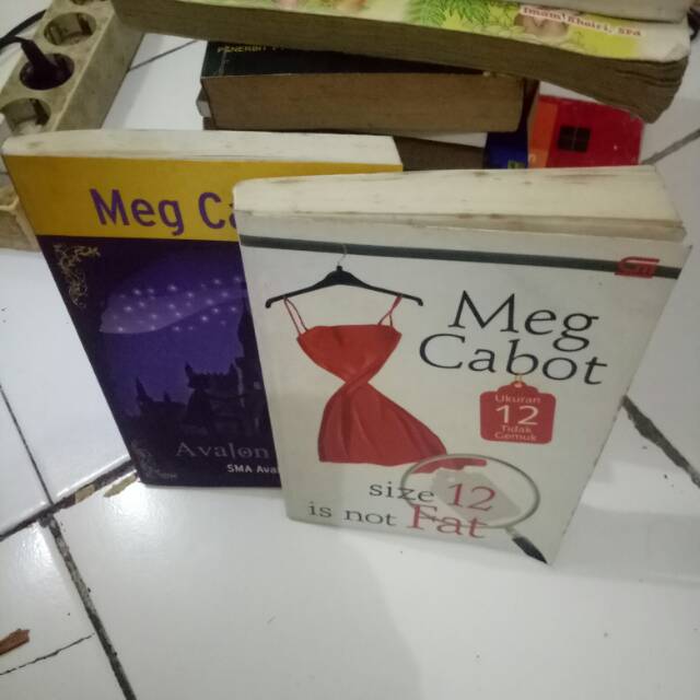 Meg Cabot Size 12 i SMA Avalon