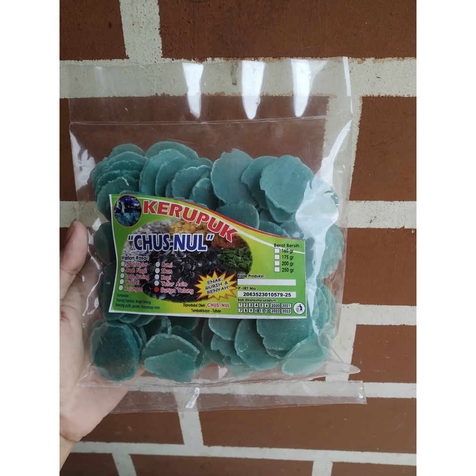 

krupuk bunga telang cemilan sehat untuk keluarga