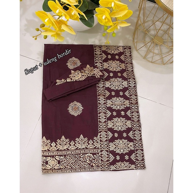 set saput udeng bali (saput,udeng setengah jadi)