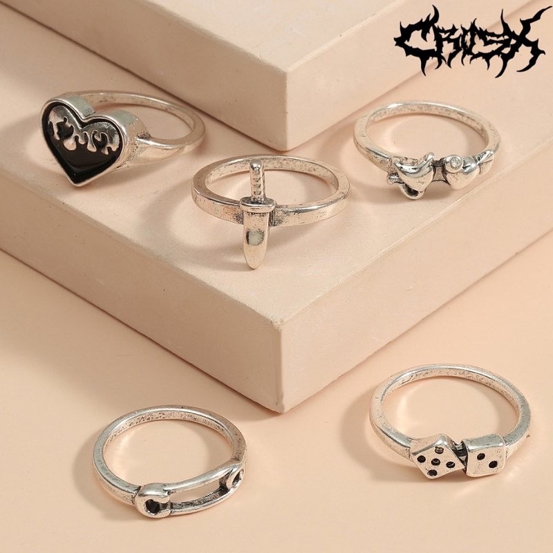 5PCS SWORD RING SET / HIP HOP PUNK SILVER METAL RING SET / CINCIN SET 5 IN 1 VINTAGE LOVE RING DICE RING PIN RING CINCIN PEDANG CINCIN DADU HATI CINCIN COUPLE RING KOREAN STYLE RING CINCIN STYLE KOREA CINCIN AESTHETIC RING CINCIN PRIA CINCIN WANITA