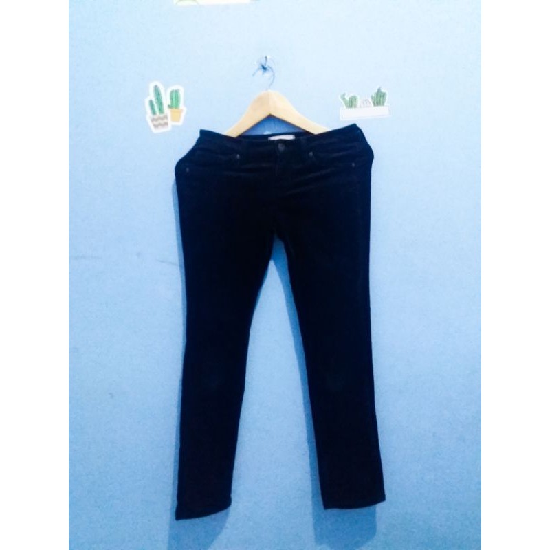 CELANA CORDUROY WANITA UNIQLO