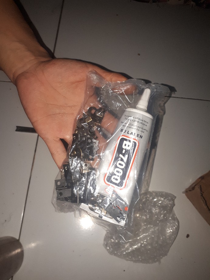 Engsel Baut Ready Warna Hitam 1.9 X 2.5 Cm