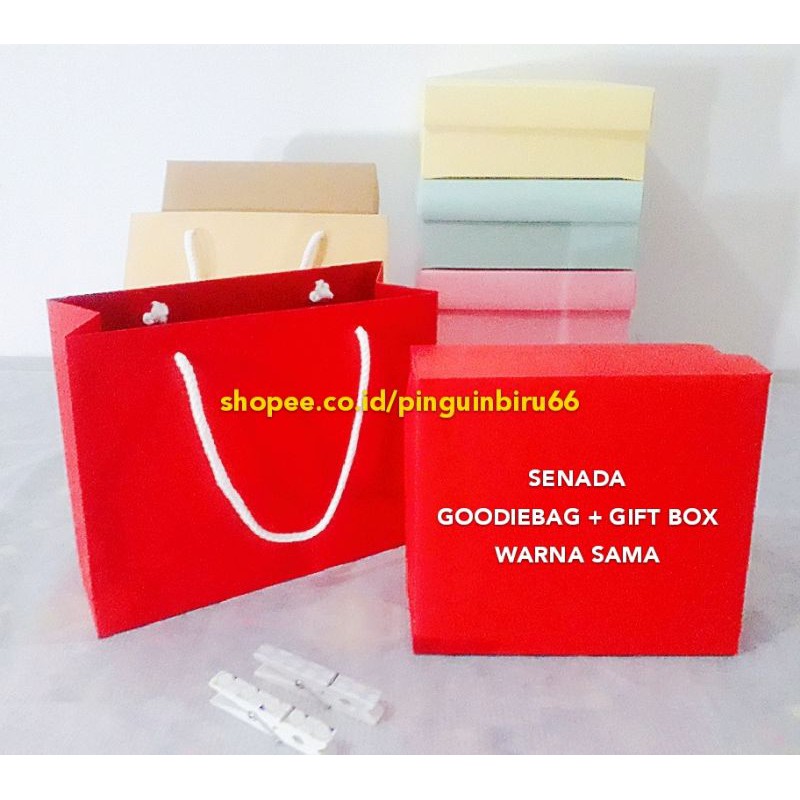 

SENADA GOODIEBAG + GIFT BOX . WARNA SAMA . ELEGAN & CANTEEEK