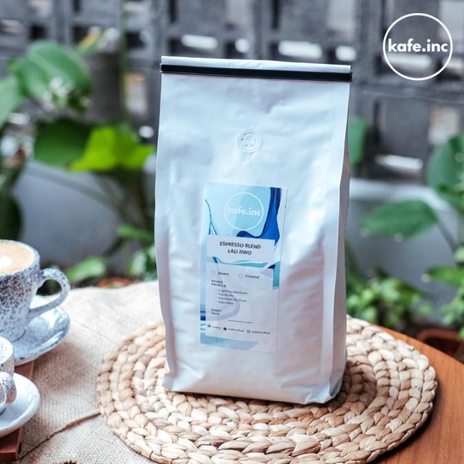 

PROMO Kopi Espresso Blend Lali Jiwo 1 Kg (Biji/Bubuk)/MINUMAN COLLAGEN/MINUMAN YOYIC/MINUMAN DIET/MINUMAN PEMUTIH BADAN/MINUMAN KOREA/MINUMAN KEMASAN/MINUMAN KALENG/MINUMAN KOTAK/MINUMAN SEHAT HERBAL/MINUMAN SEHAT UNTUK TUBUH/MINUMAN SEHAT ORGANIC/MINUMAN