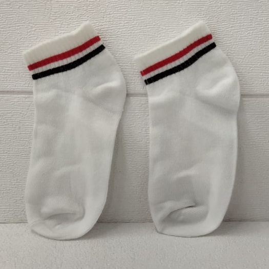 ✧YUKSHOPING✧ R140 Kaos Kaki Korea Style Casual Sport Motif Garis Bahan Katun Warna Polos Medium Sock-PUTIH MERAH