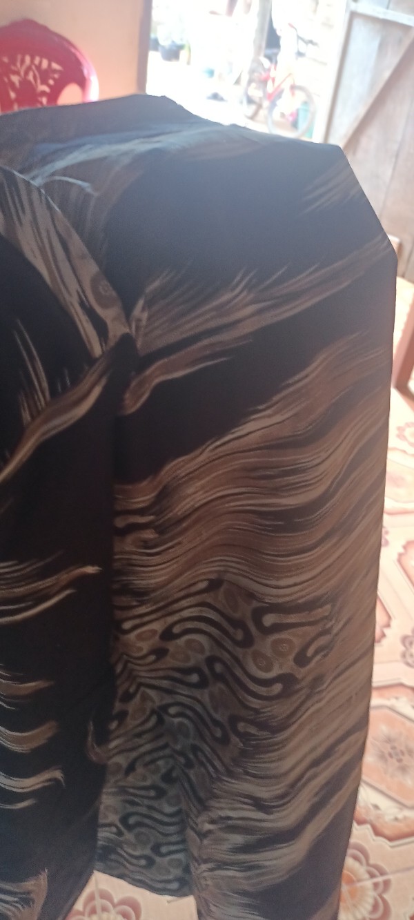 Praja Abstrak Sseri Kemeja Batik Panjang Anjani Batiksoloamanah 135.000