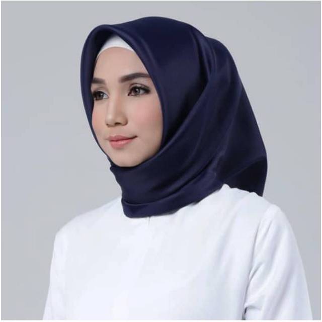 GS-Hijab Segiempat Velvet Satin Silk