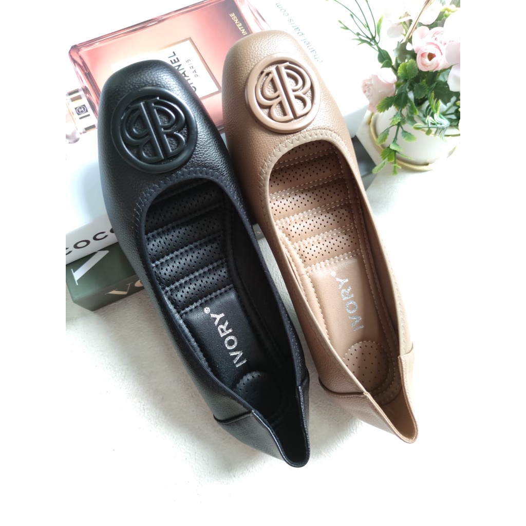 IVORY Sepatu Flat Wanita Ukuran Besar 41 42 43 44 Import B993-361