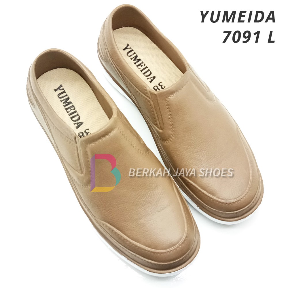 Sepatu Karet Pria - Sepatu Pantofel Karet Pria Yumeida 7091 L - Extra Ringan - Anti Air