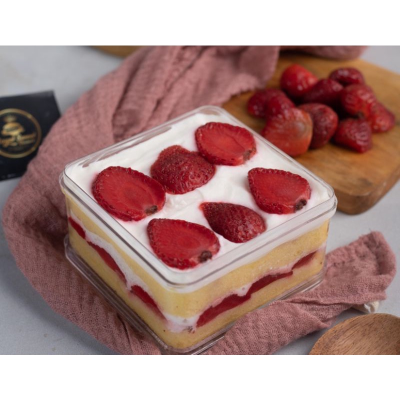 Jual Royal Strawberry Shortcake | Shopee Indonesia